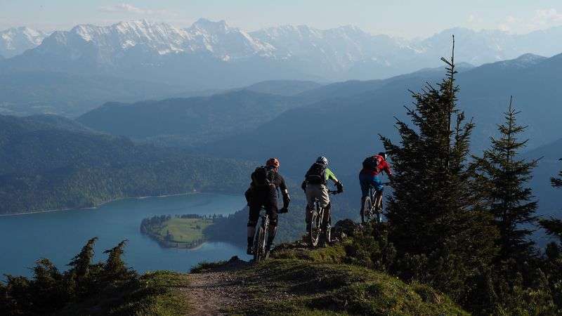 best mountain bike brands image