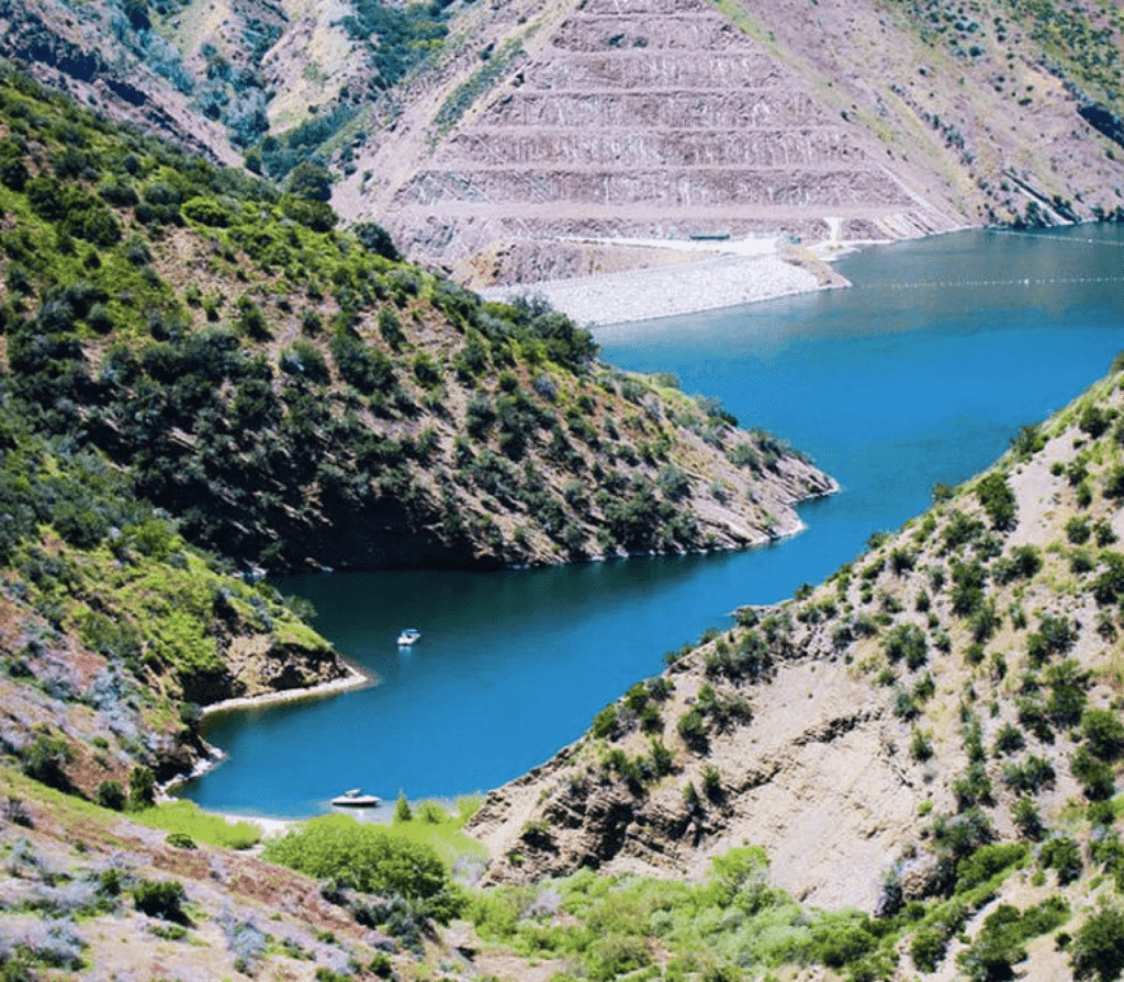 Pyramid Lake