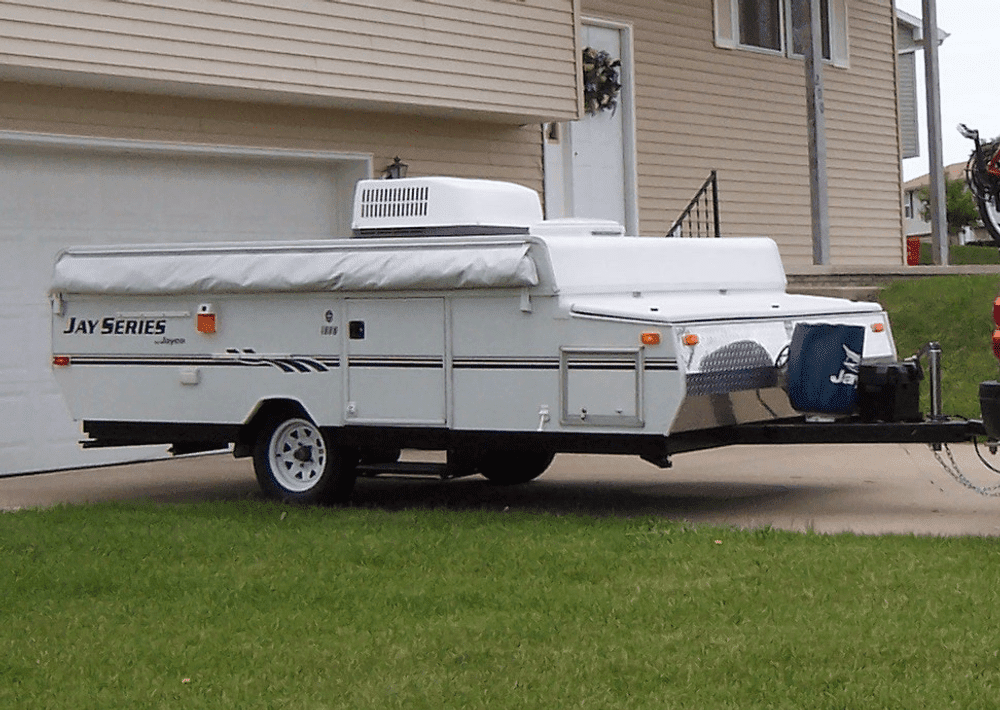 closed pop up camper