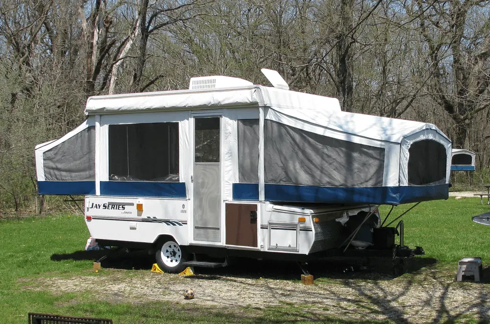 Pop up outlet camper in winter