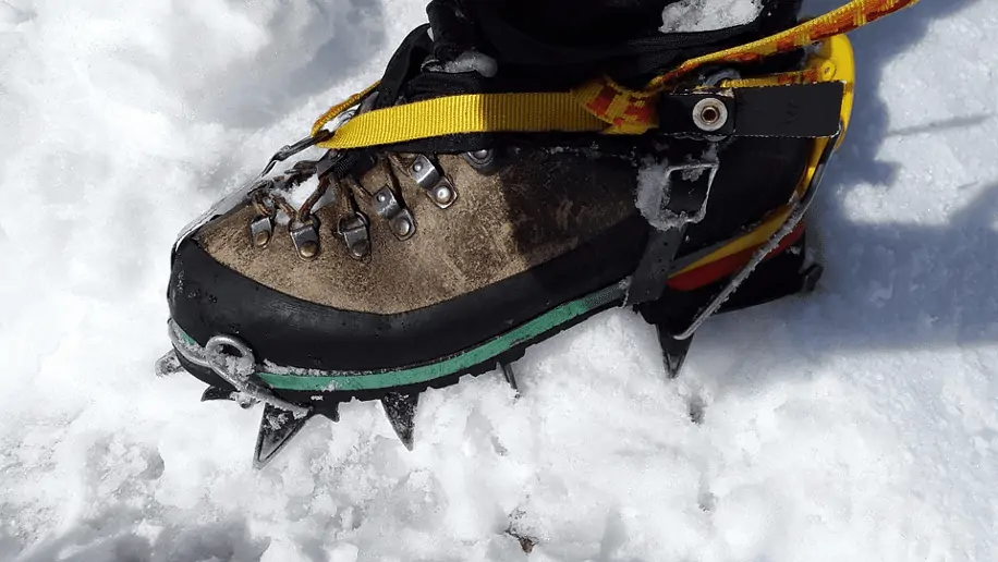 mountaineering crampon