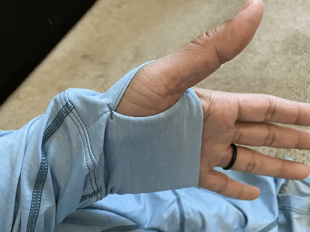 thumb hole on Simms solar hoodie