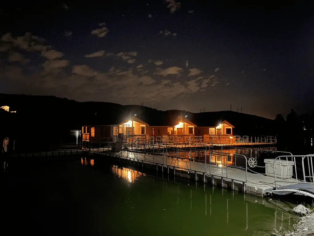 Floating Cabins - Santee Lakes